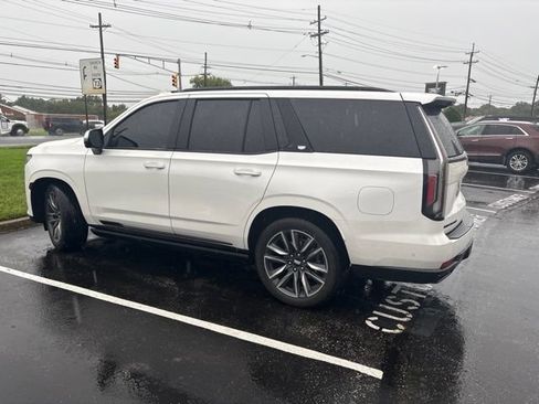 Used 2021 Cadillac Escalade Sport w/ Driver Assist Tech Package AWD/4WD image 3