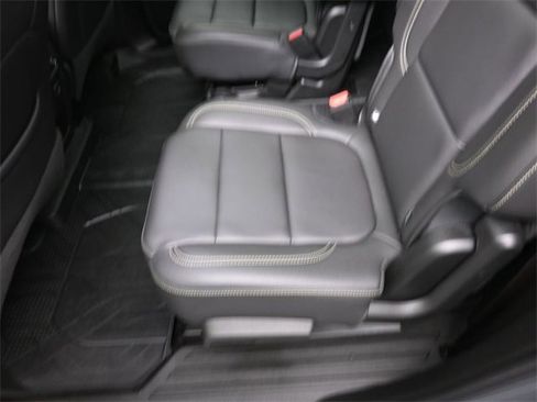 Used 2023 Chevrolet Traverse LT w/ LT Premium Package image 21