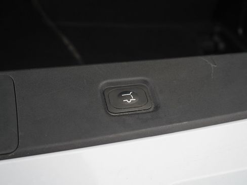 Used 2025 Ford Expedition Platinum AWD/4WD image 13