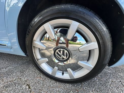 Used 2013 Volkswagen Beetle 2.5 FWD image 38
