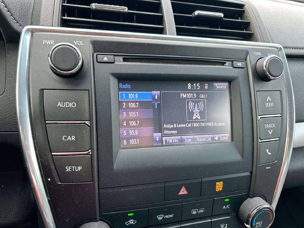 Used 2016 Toyota Camry SE FWD image 21