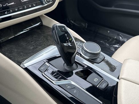 Used 2020 BMW 540i xDrive w/ Premium Package image 24