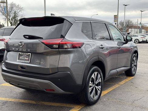 Used 2021 Nissan Rogue SV image 9