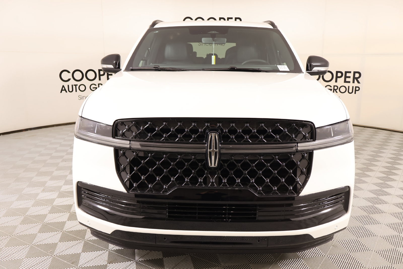 New 2026 Lincoln Navigator Reserve w/ Jet Appearance Package AWD/4WD image 10