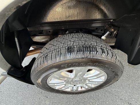 Used 2013 Ford F150 Platinum image 36