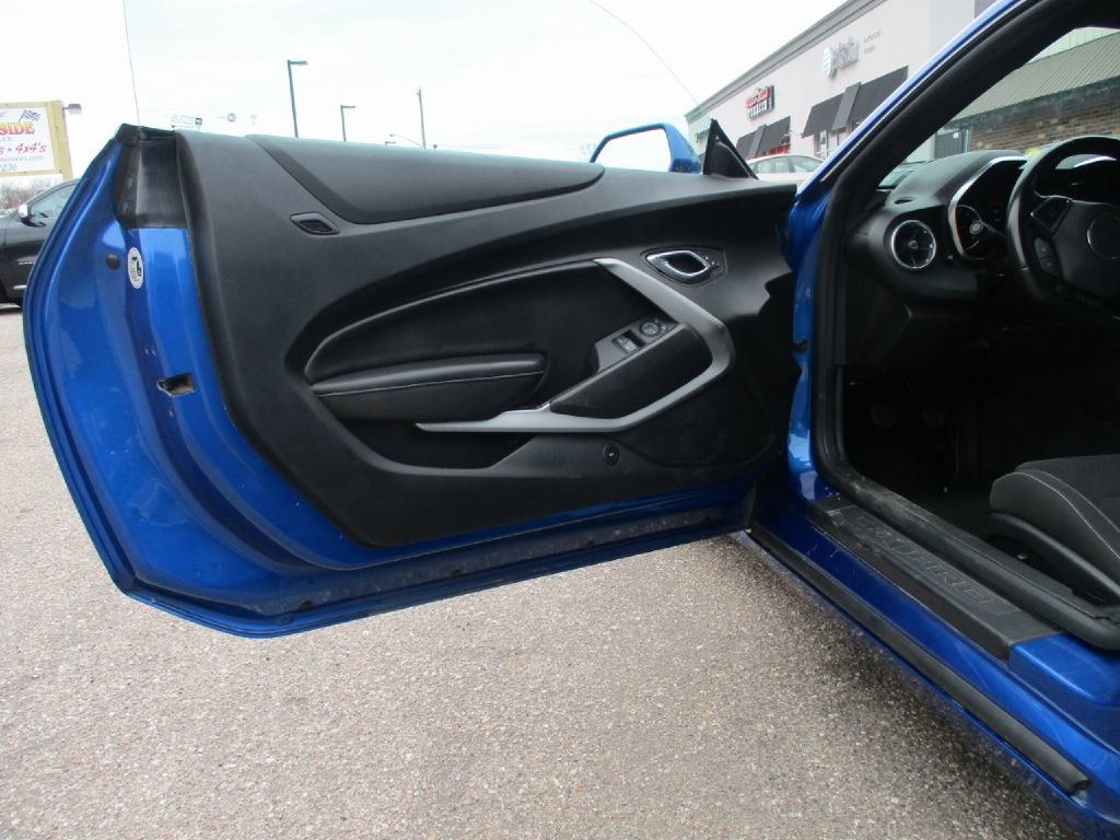 Used 2017 Chevrolet Camaro LS RWD image 6