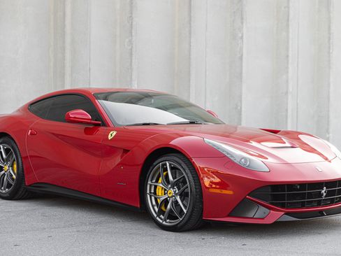 Used 2014 Ferrari F12 Berlinetta RWD image 10
