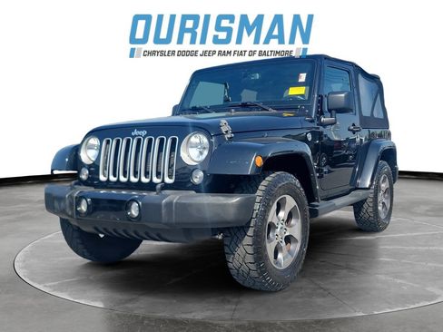 Used 2016 Jeep Wrangler Sahara w/ Connectivity Group AWD/4WD image 2