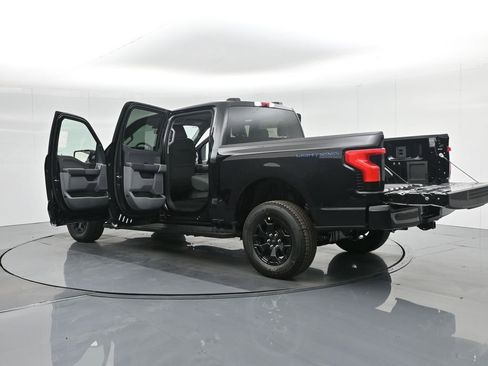 New 2025 Ford F150 Lightning XLT image 36
