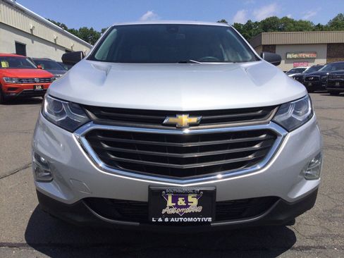 Used 2021 Chevrolet Equinox LS w/ LS Convenience Package AWD/4WD image 4