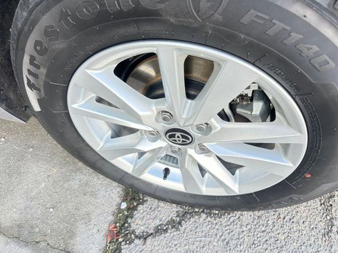 Used 2025 Toyota Camry LE image 30