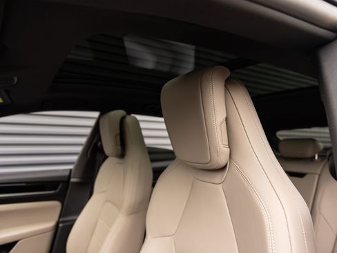 New 2026 Porsche Macan 4 Electric AWD/4WD image 24
