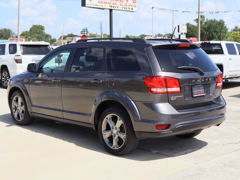 Used 2019 Dodge Journey SE FWD image 7