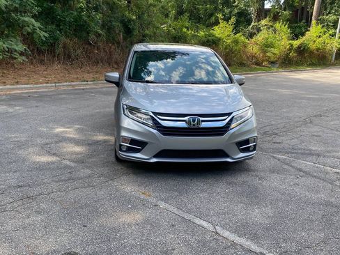 Used 2019 Honda Odyssey Touring image 2
