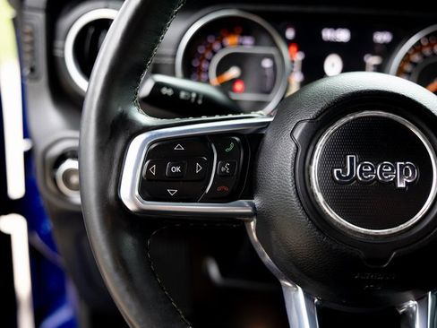 Used 2020 Jeep Wrangler Unlimited Sahara image 14