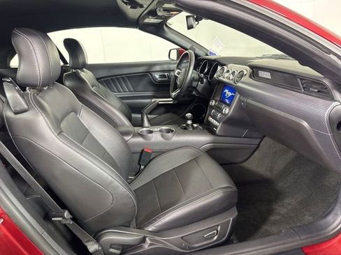 Used 2017 Ford Mustang GT Premium w/ GT Performance Package RWD image 4