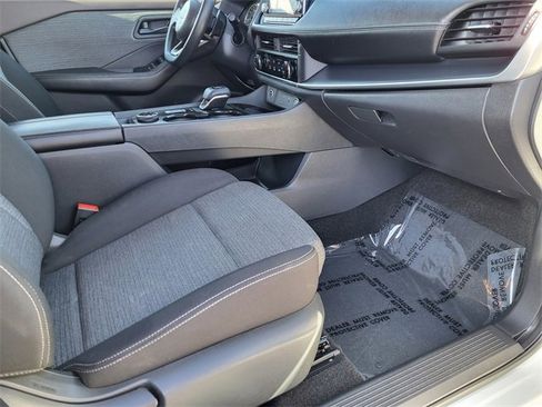 Used 2021 Nissan Rogue S image 25