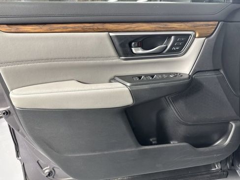 Used 2018 Honda CR-V Touring image 22
