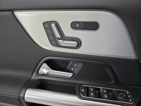 Certified 2025 Mercedes-Benz GLA 250 4MATIC image 12