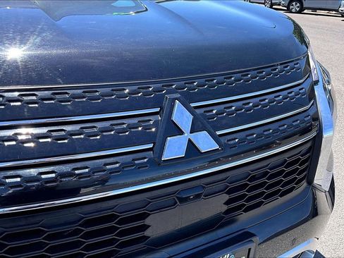 Used 2024 Mitsubishi Outlander SE AWD/4WD image 27