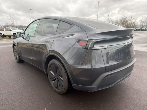 Used 2026 Tesla Model Y Long Range image 11