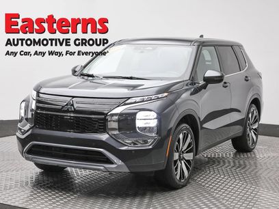 Used 2025 Mitsubishi Outlander SE