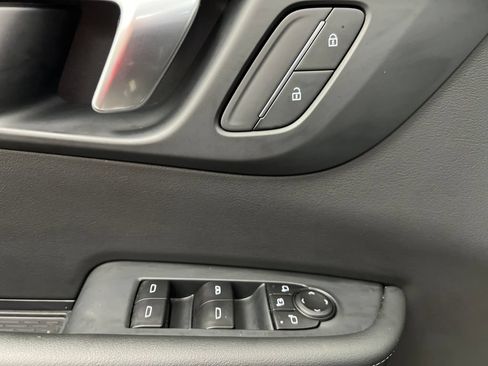 Used 2025 Buick Enclave Preferred AWD/4WD image 15