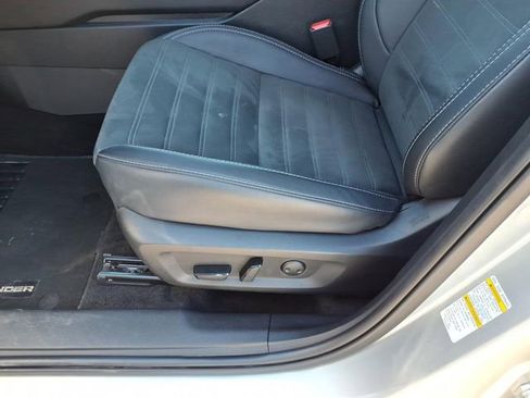 Used 2025 Mitsubishi Outlander SE AWD/4WD image 5