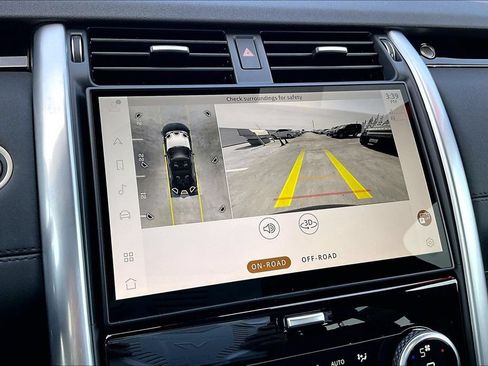 Certified 2025 Land Rover Discovery S AWD/4WD image 14