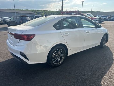 Used 2023 Kia Forte LXS FWD image 4