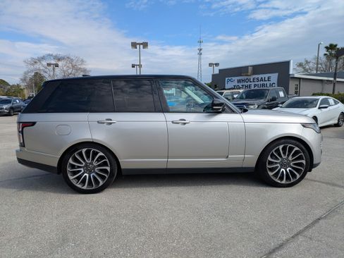 Used 2018 Land Rover Range Rover HSE image 3