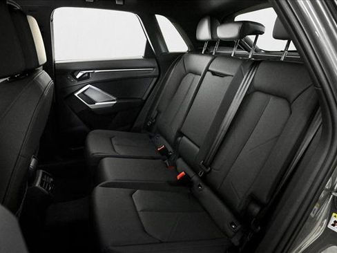 New 2025 Audi Q3 2.0T Premium image 12