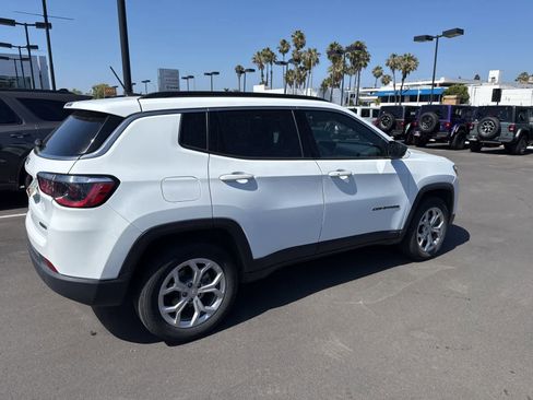Used 2024 Jeep Compass Latitude AWD/4WD image 16