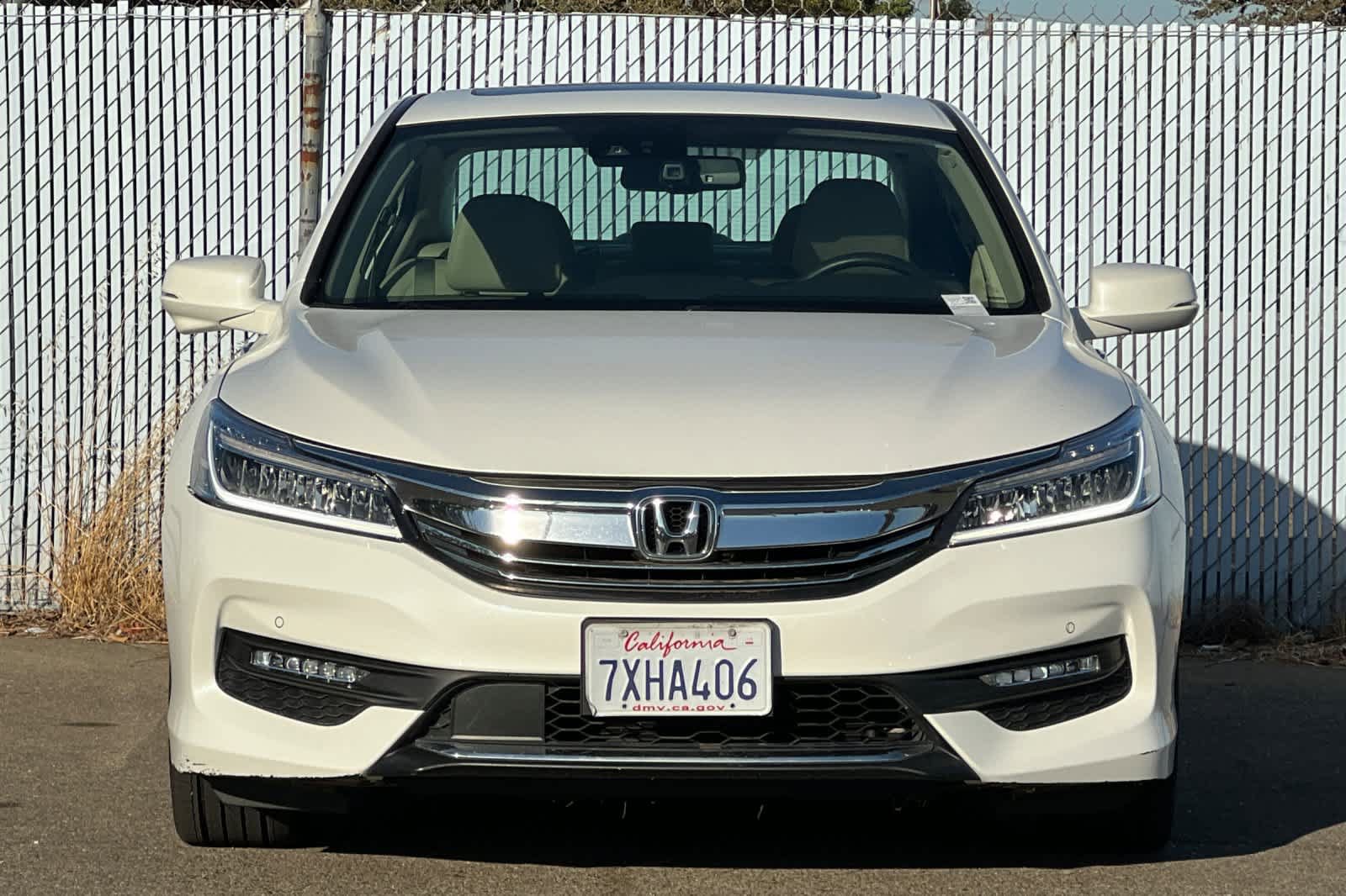 Used 2017 Honda Accord Touring image 8