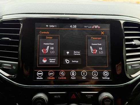 Used 2021 Jeep Grand Cherokee Laredo X AWD/4WD image 34