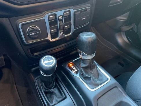Used 2023 Jeep Wrangler Unlimited Sport AWD/4WD image 21