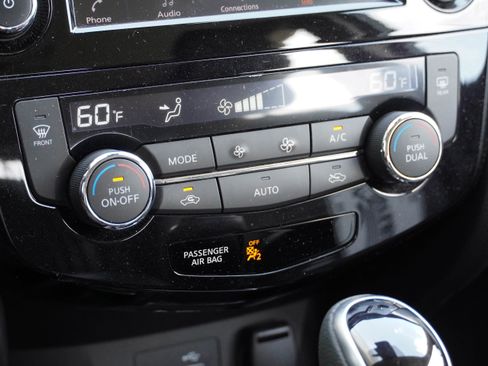 Used 2021 Nissan Rogue Sport SV w/ Technology Package FWD image 26