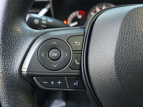 Used 2022 Toyota Corolla LE image 16