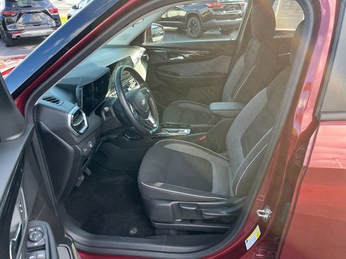 Certified 2024 Chevrolet TrailBlazer LT w/ LT Cold Weather Package image 16