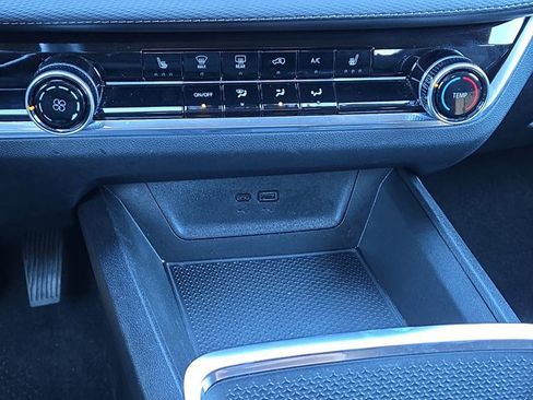 Used 2025 Chevrolet Equinox LT image 28