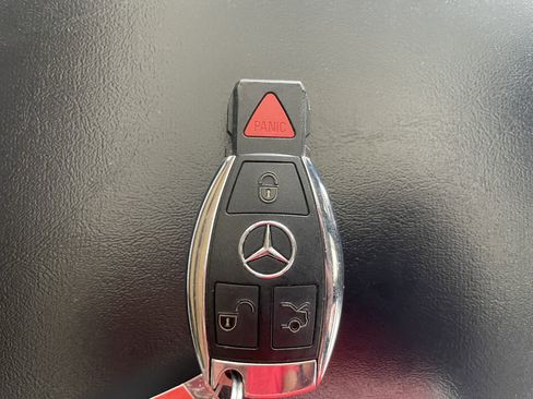 Used 2019 Mercedes-Benz GLC 300 4MATIC image 23