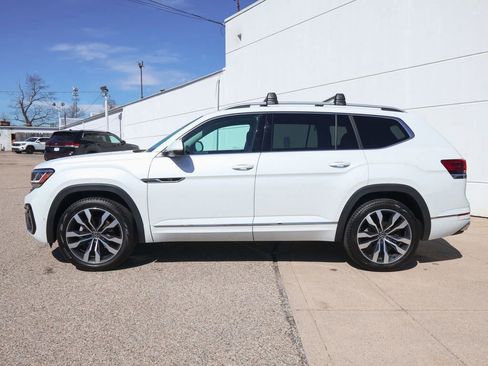 Used 2022 Volkswagen Atlas SEL Premium image 2