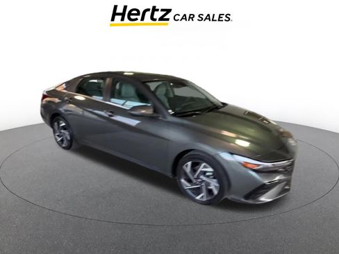 Used 2025 Hyundai Elantra Limited image 1