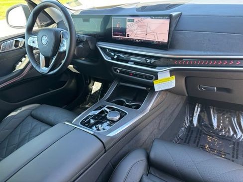 Used 2026 BMW X7 xDrive40i AWD/4WD image 28