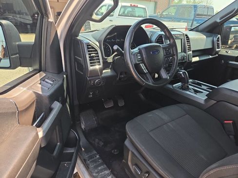 Used 2015 Ford F150 XLT w/ Equipment Group 302A Luxury AWD/4WD image 8