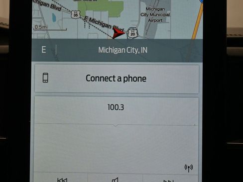 Used 2020 Ford Explorer Platinum w/ Premium Technology Package image 17