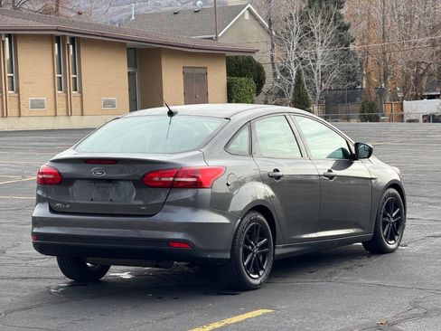 Used 2018 Ford Focus SE image 5