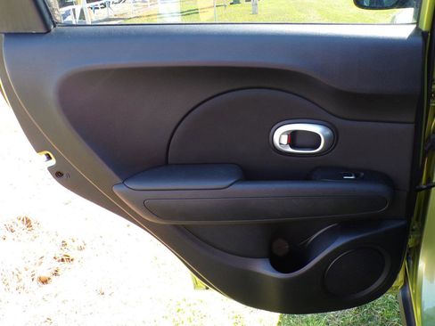 Used 2019 Kia Soul FWD image 34