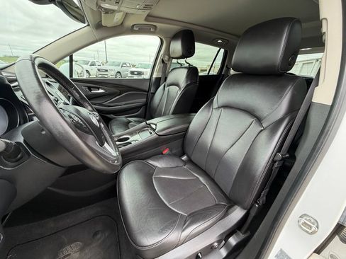 Used 2020 Buick Envision Essence FWD image 13