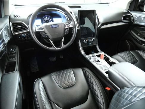 Certified 2023 Ford Edge Titanium AWD/4WD image 4